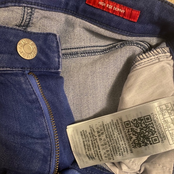Guess Jeans - Picture 2 of 2